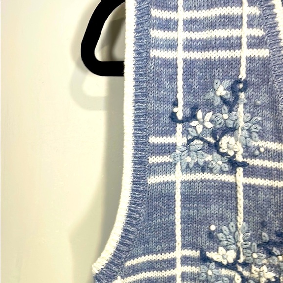 Christopher & Banks Blue and White Floral Embroidery Vest - Picture 5 of 9